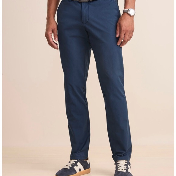 Vineyard Vines On the Go Pants - Picture 2 of 8